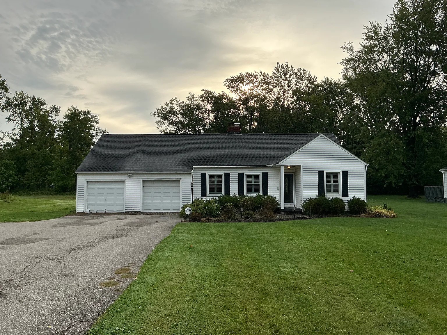 3 bed, 1.5 bath, 1174 sqft, $2,795 — Photo 3
