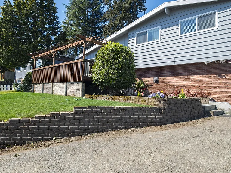 47th Ave S — Photo 20