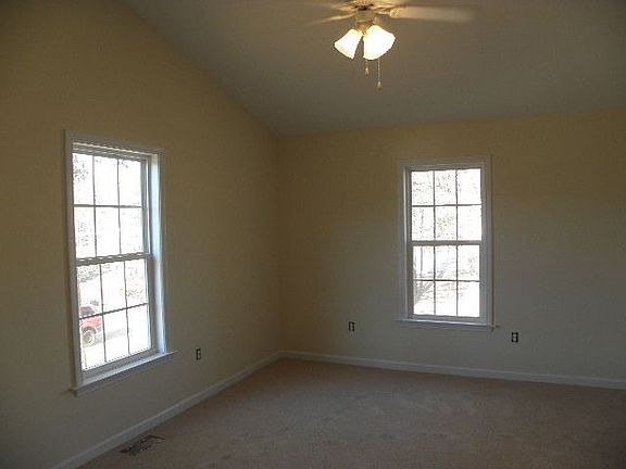 Fresh carpet thruout