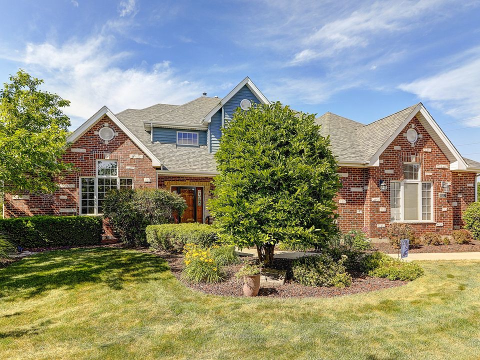 1st image of 8212 Queen Victoria Ln