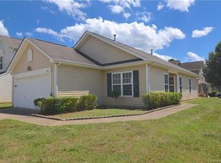 5702 Wallace Cabin Dr, Charlotte, NC 28212