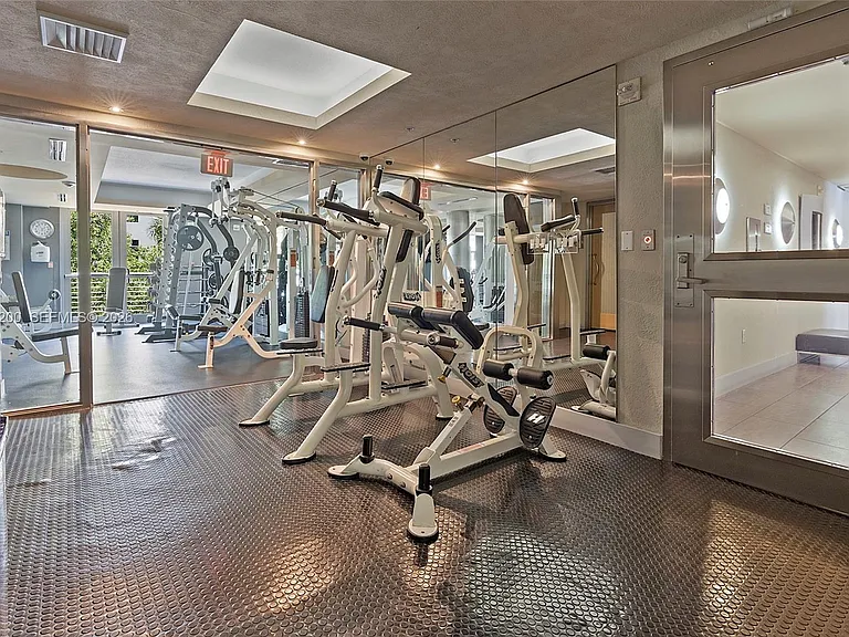 110 Washington Ave #1502 — Photo 35