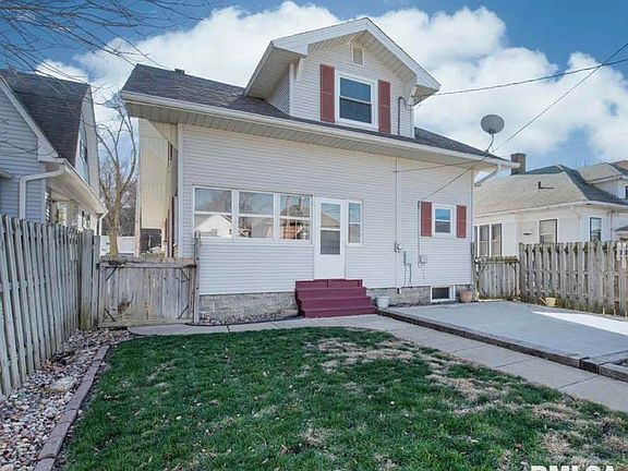 4th image of 451 17th Ave