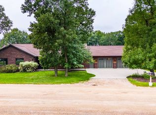 113 Country Club Rd, Devils Lake, ND 58301