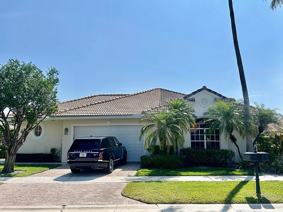 2921 Twin Oaks Way