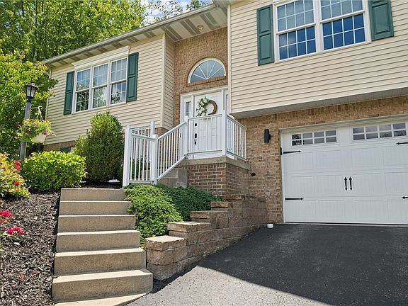 4th image of 74 Laurel Dr