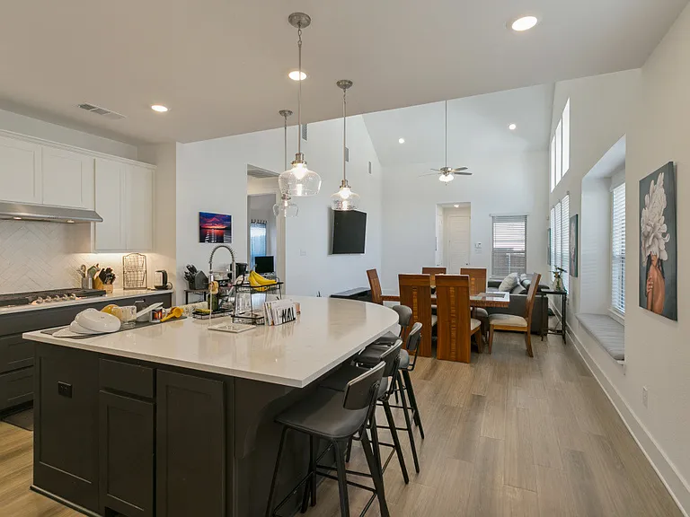 1212 Carnation Dr — Photo 9