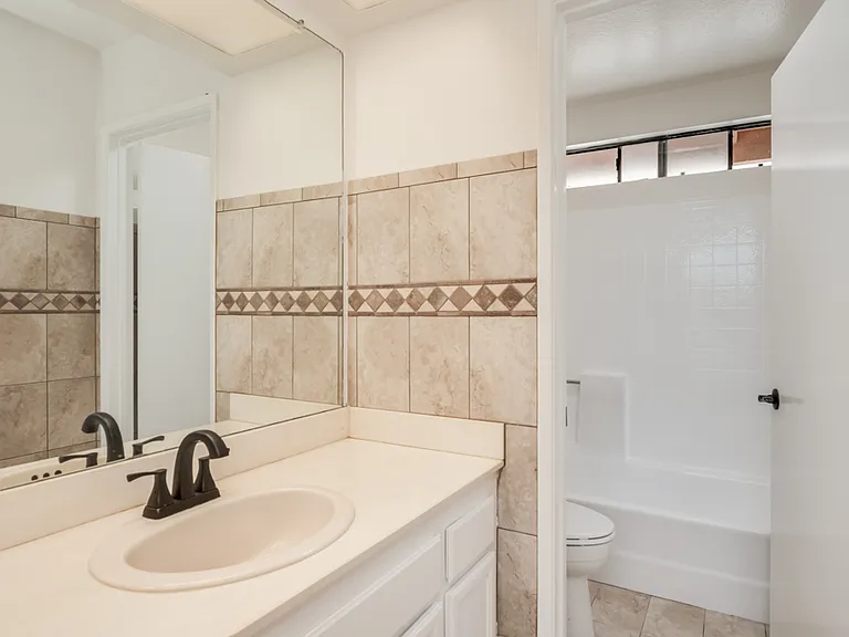 1090 Winding Oak Dr — Photo 21