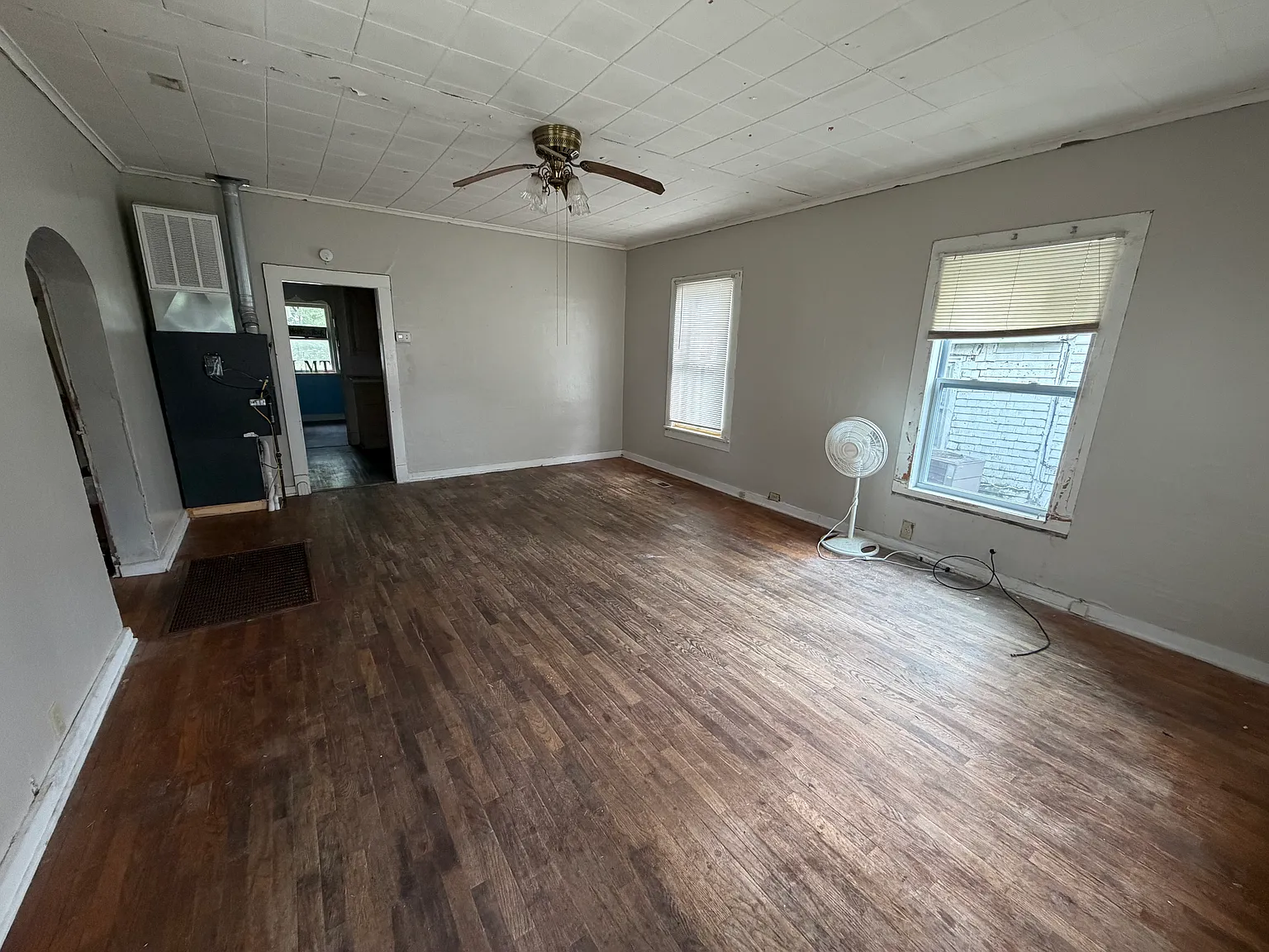 2 bed, 928 sqft, $650 — Photo 2
