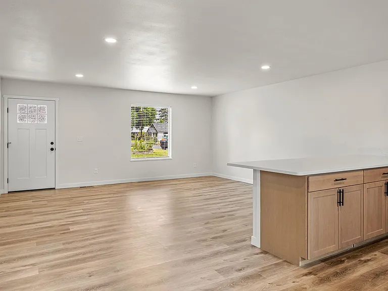 1302 S 14th Ave — Photo 13