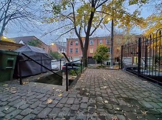 29 Longboat Ave #1A, Toronto, ON M5A4C9
