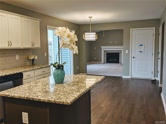 3rd image of 209 Whitney Pl