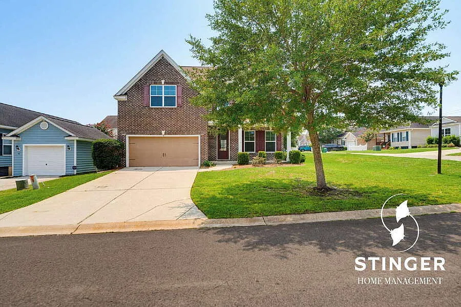 4 Bed / 3 Bath Home For Rent in Picket Fence! — Photo 3
