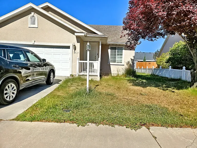 1429 N 550 W — Photo 1