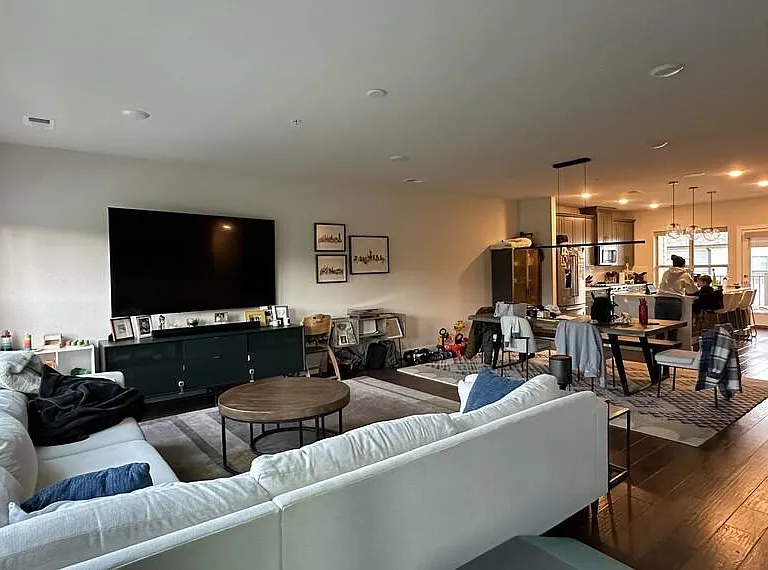 9620 Fields Rd — Photo 6