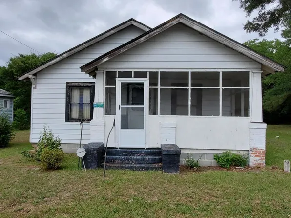 124 Dale Peterkin St, Hamlet, NC 28345