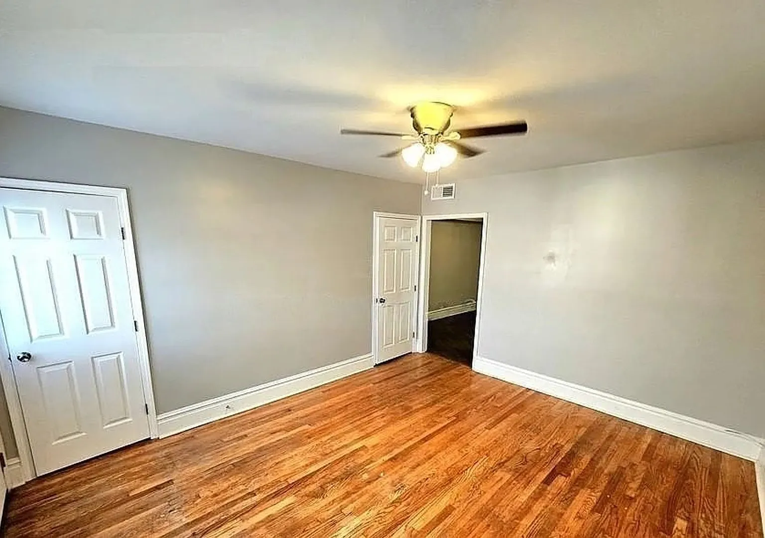 3712 2nd Floor Winnebago Street — Photo 2