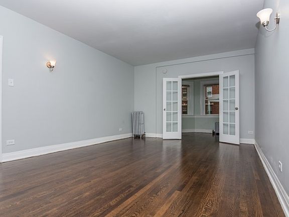2nd image of 6952 S Oglesby Ave
