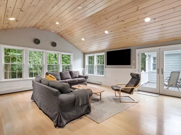 257R Central St #R, Hingham, MA 02043