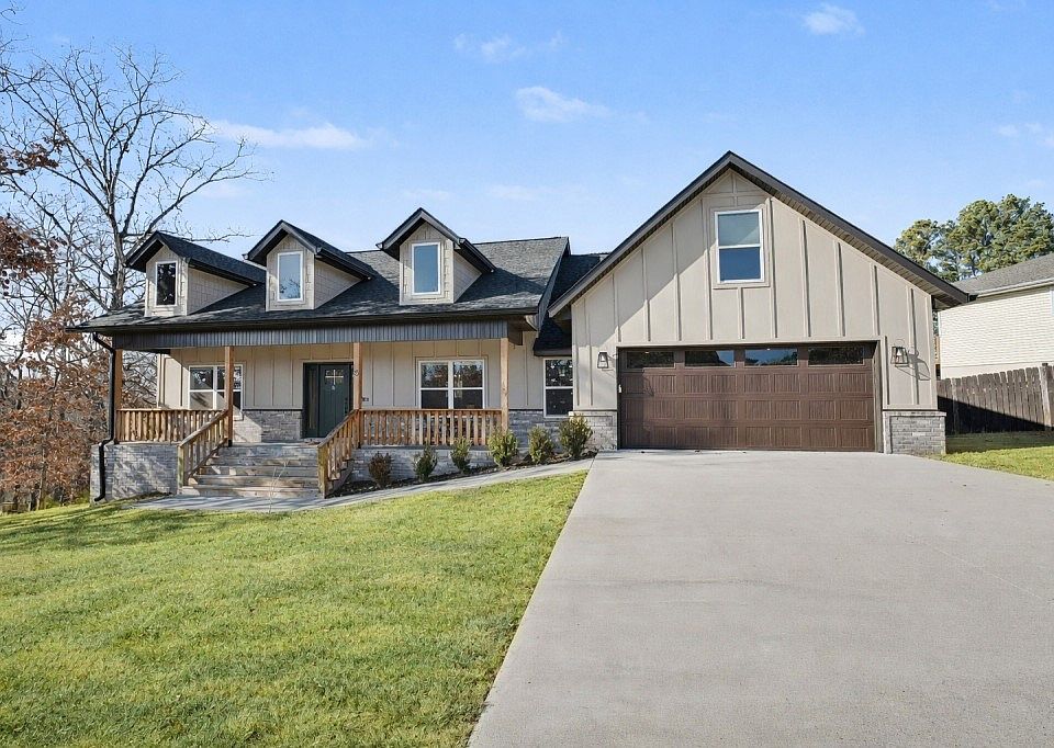 1st image of 6 Penzance Dr