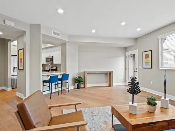 Plan D Plan, La Sevilla