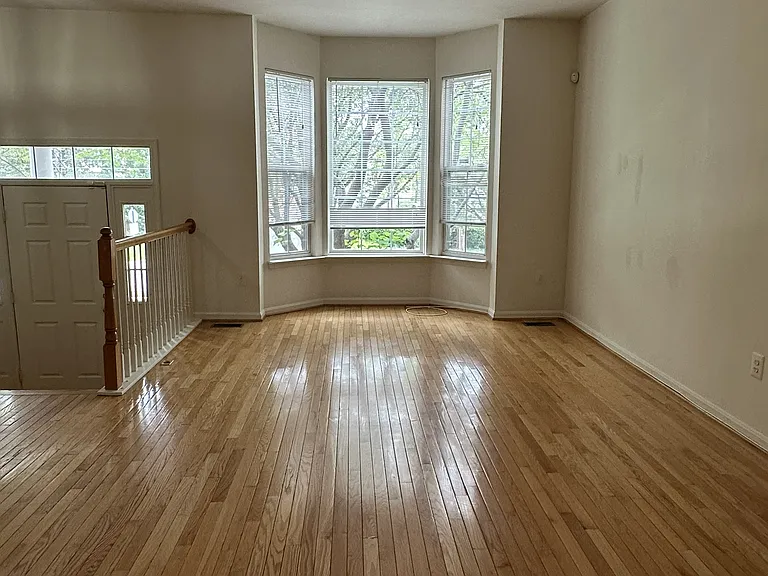 420 Redland Blvd #TOWNHOUSE — Photo 4