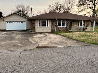 118 Hall St, Paris, AR 72855