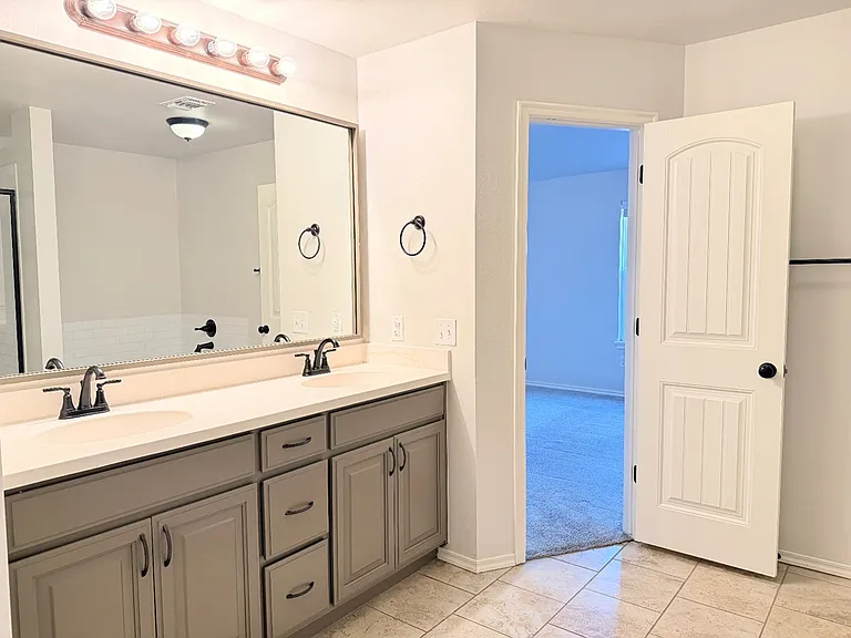 18600 Luna Dr — Photo 23