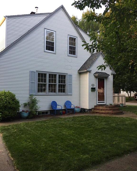 2nd image of 224 7th Ave S