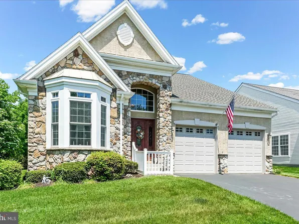 135 Reynolds Ln, West Grove, PA 19390