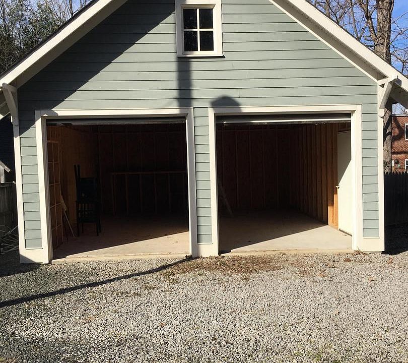 2nd image of 207 E Nelson Ave