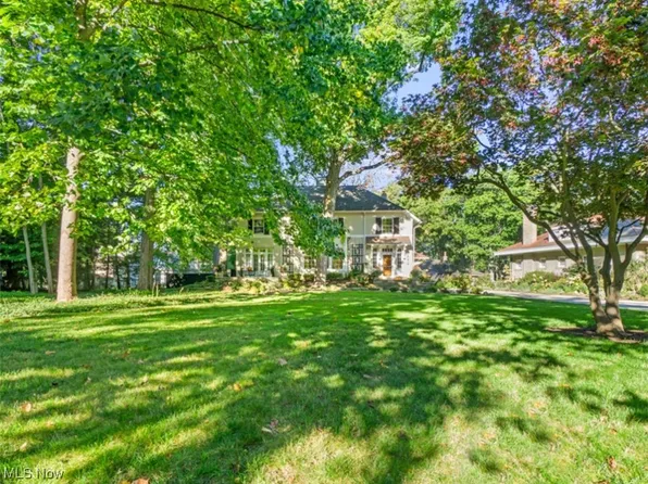 2572 Stratford Rd, Cleveland Heights, OH 44118