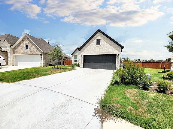 5th image of 513 Three Feathers Ct