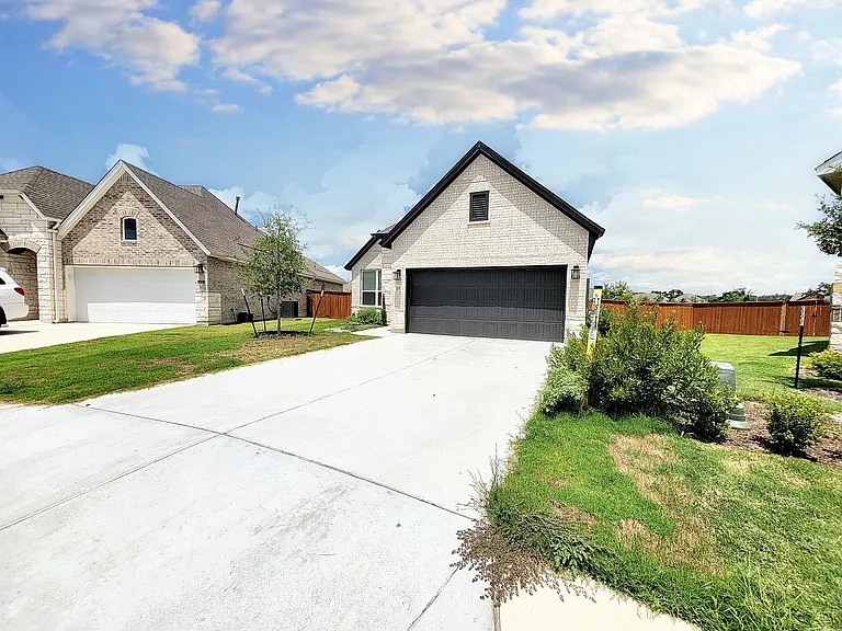 513 Three Feathers Ct — Photo 5
