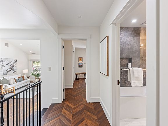 2nd image of 2275 Summit Dr #2B