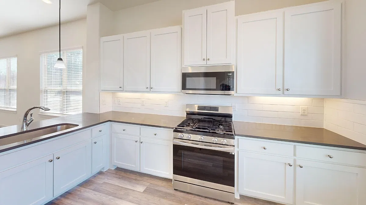 4 bed, 2.5 bath, 2159 sqft, $2,249 — Photo 4