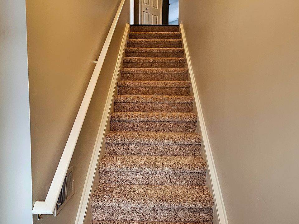 2-Interior Steps Up To Unit_marked_01092025