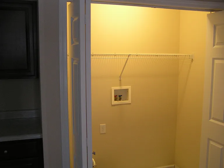 1306 Baron Ct — Photo 9