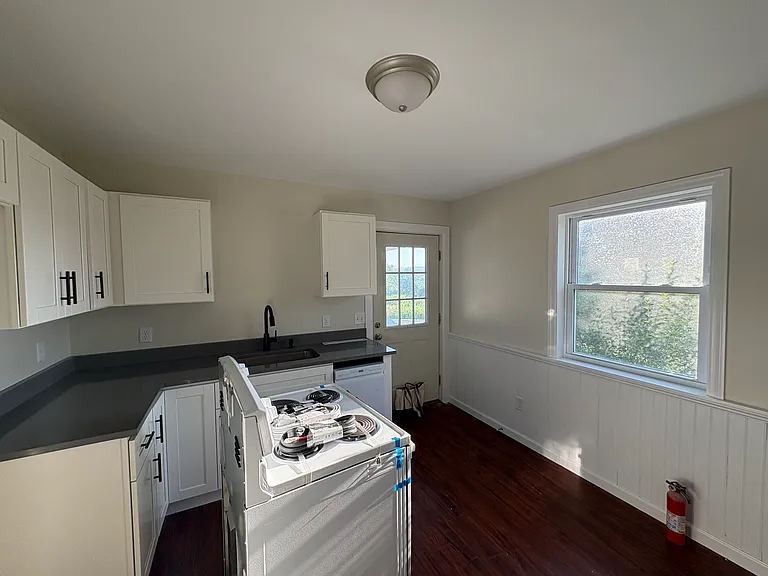 Kitchen - all new appliances and cabinetry (pictures to be updated once installed 7/17)
