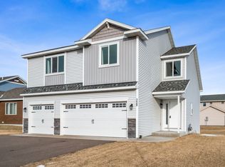 328 Bluebird Ct NW, Isanti, MN 55040