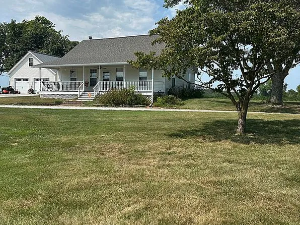 5779 Sunflower Ln, Millstadt, IL 62260