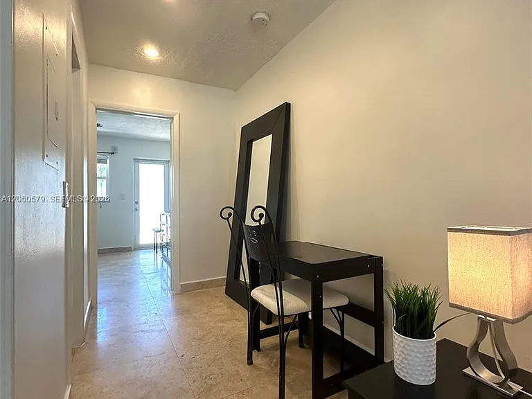 524 Washington Ave #208 — Photo 12