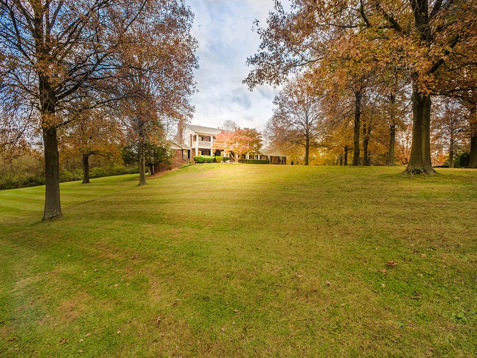 1st image of 40 Jamestown Farm Dr