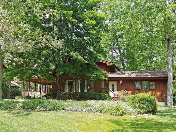 3rd image of 2319 Sanford Dr