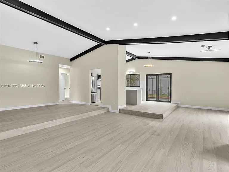 8813 Paradise Ct — Photo 6