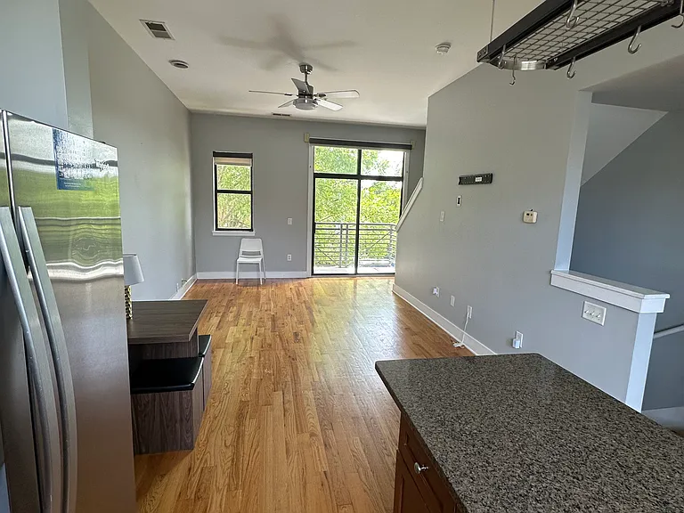 946 E 8th St #946 — Photo 13