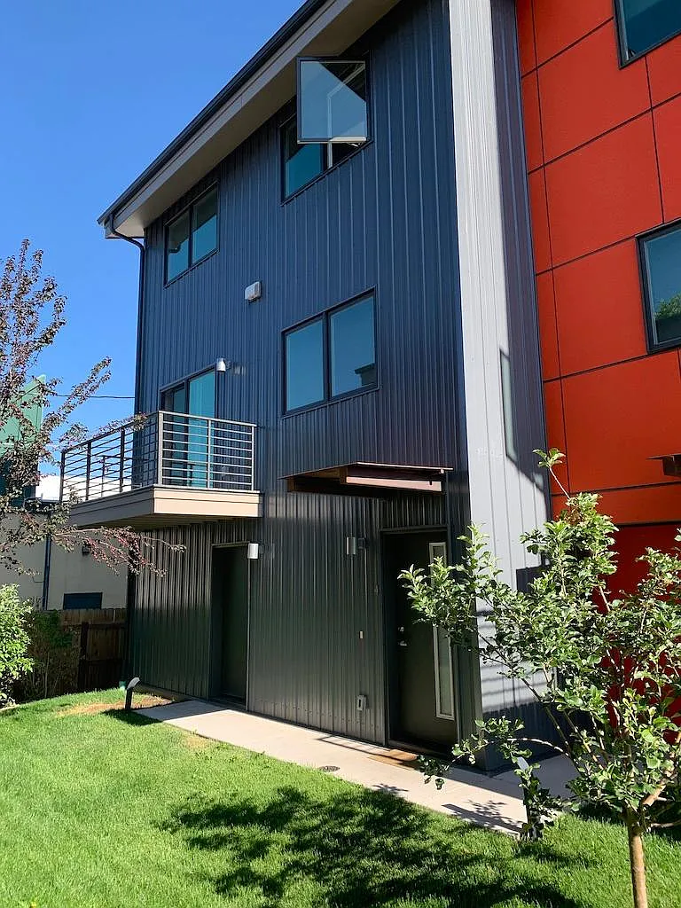 2 bed, 1.5 bath, 1180 sqft, $3,400 — Photo 1