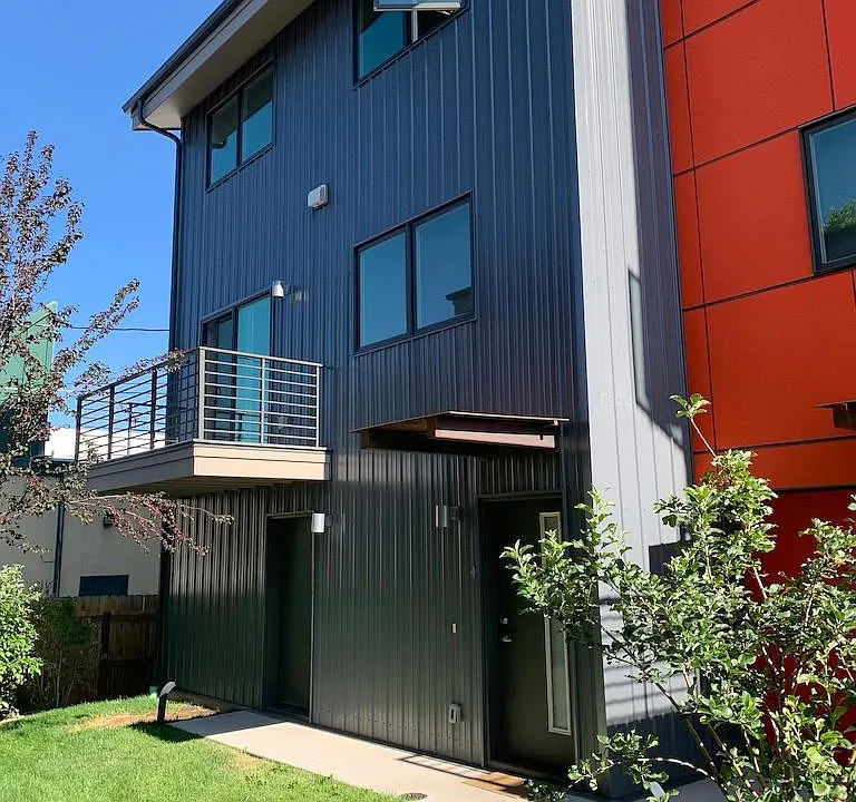 15 Cooper Pl #4