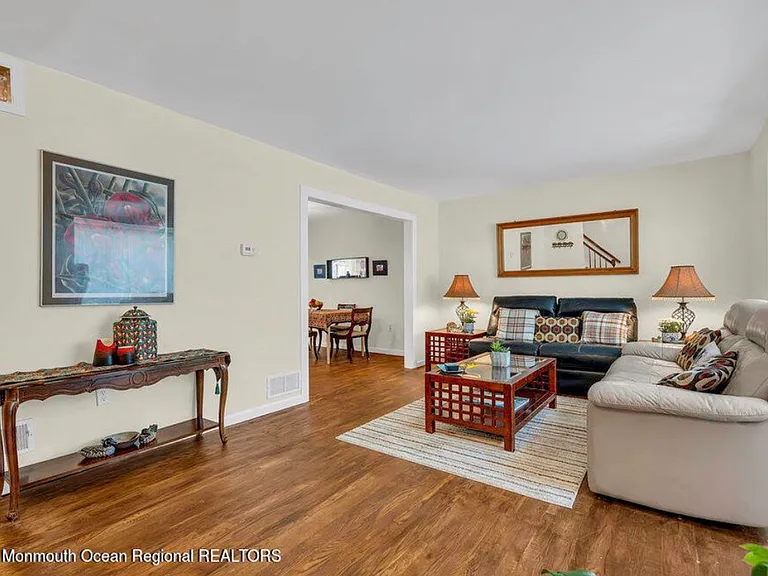 722 Maple Ave — Photo 4