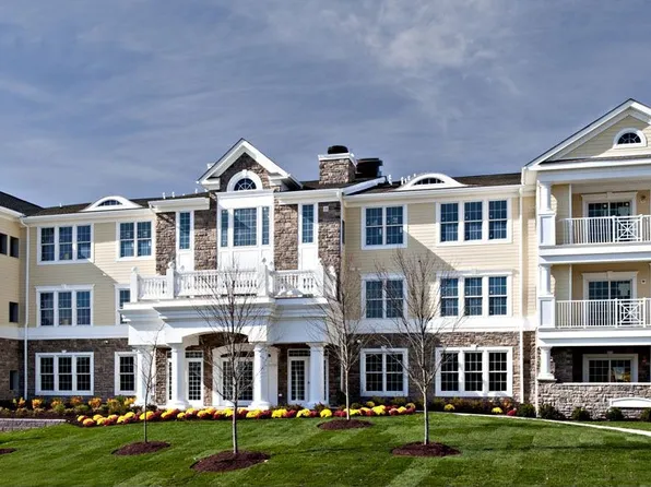 309 Four Seasons Ln, Montvale, NJ 07645